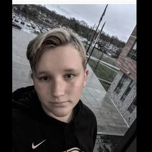 Meet your Posher, Max